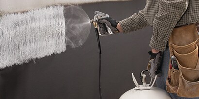 Sprayliiman levitys suurelle laminointipinnalle
