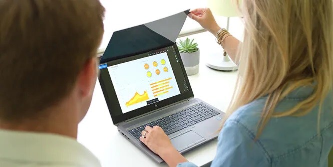 3M™ COMPLY™ Kääntyvä kiinnitys kannettaviin tietokoneisiin käytössä
