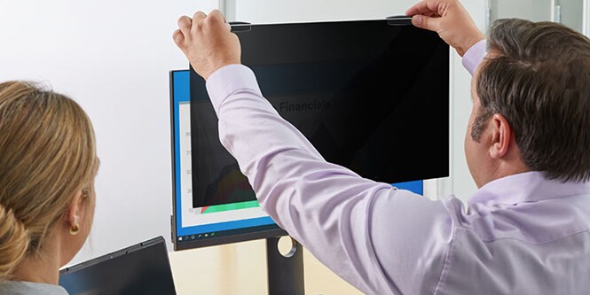 3M™ COMPLY™ magneettinen kiinnitys näyttöihin
