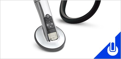 Elektroninen 3M Littmann -stetoskooppi, malli 3200 valkoisella taustalla.

