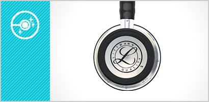 3M Littmann Classic III -stetoskoopin rintakappaleen lasten kuunteluun tarkoitettu puoli sekä valkoinen kuvake, jossa on kimmeltävän puhdas rintakappale, sinivihreällä taustalla.
